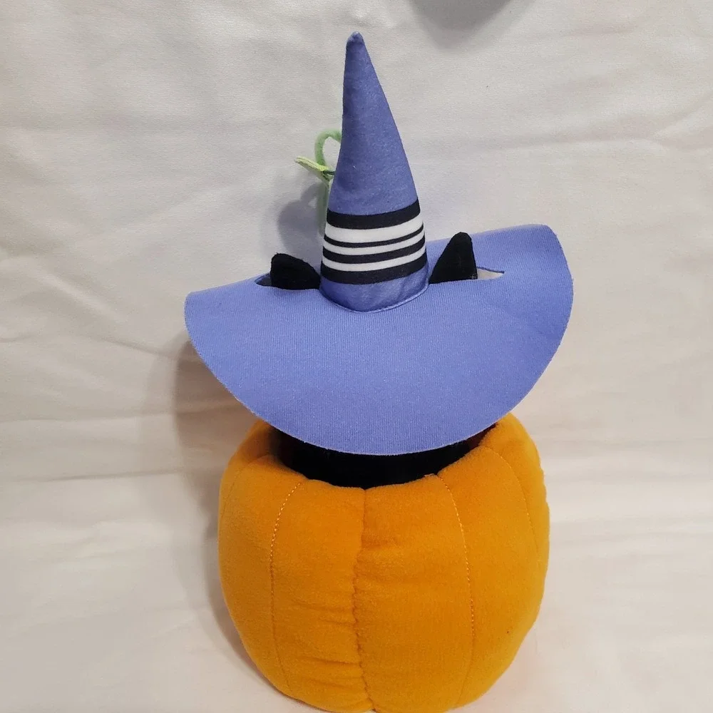 Hallmark Black Cat Witch w/ Pumpkin Motion Sound  Spooky Halloween